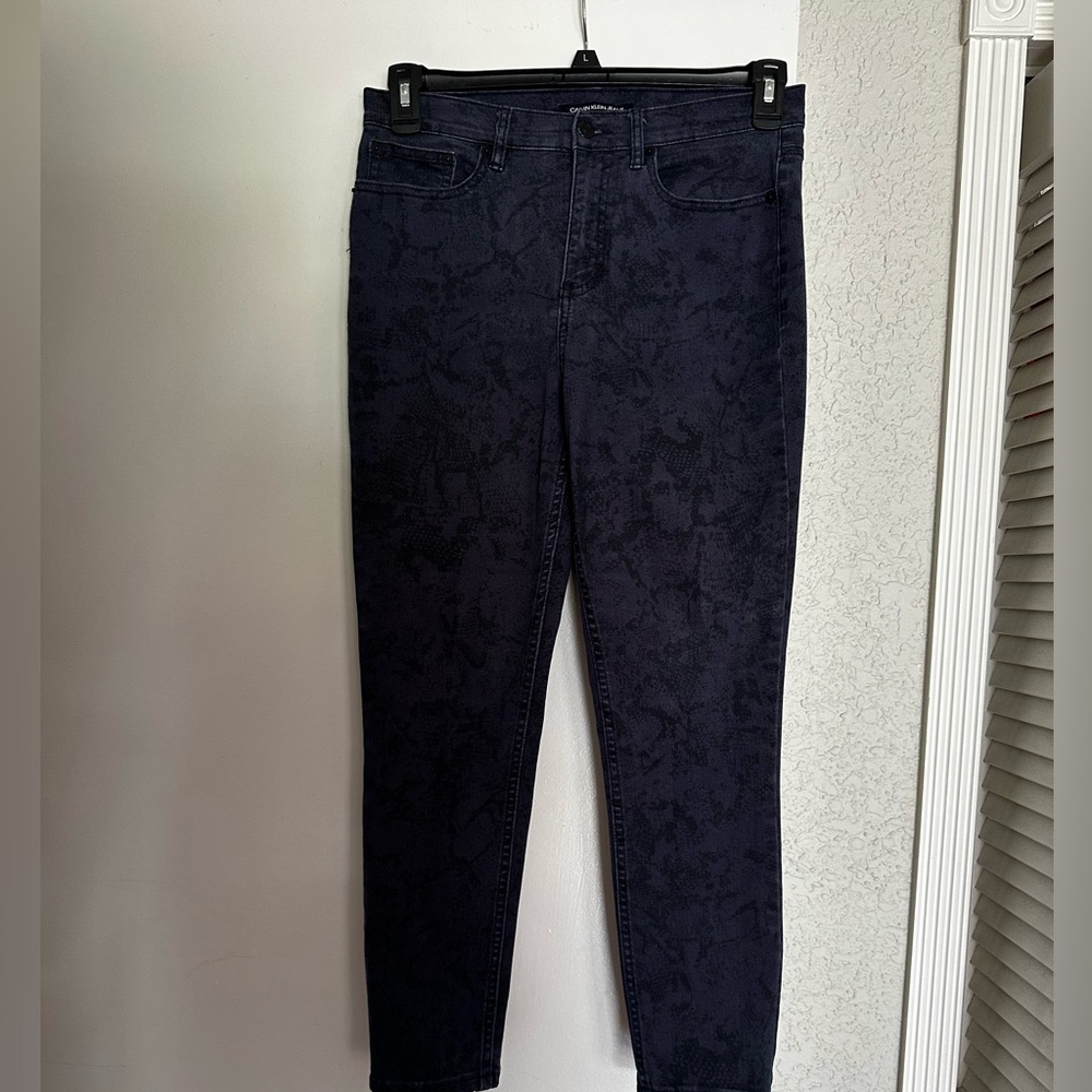 Calvin Klein Woman’s Skinny Blue Jeans Indigo color Size 30